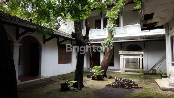 image RUMAH STRATEGIS DI PUSAT KOTA SOLO, COCOK UNTUK BUKA USAHA KULINER, KANTOR  (4)