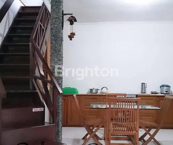 image VILLA LUAS MODEL HOEK DI BATU LOKASI STRATEGIS (6)