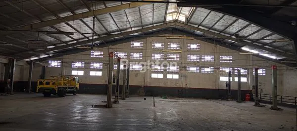 image DISEWAKAN SHOWROOM SUPERLENGKAP LOKASI STRATEGIS DI JALAN GATOT SUBROTO (8)