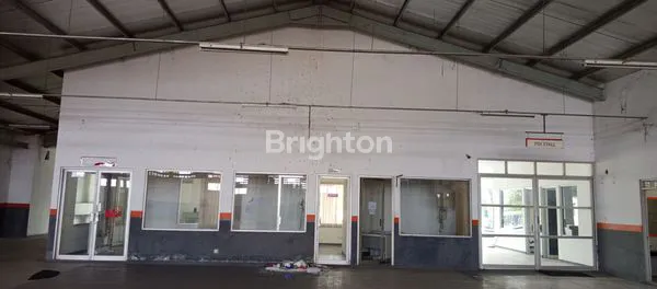 image DISEWAKAN SHOWROOM SUPERLENGKAP LOKASI STRATEGIS DI JALAN GATOT SUBROTO (5)