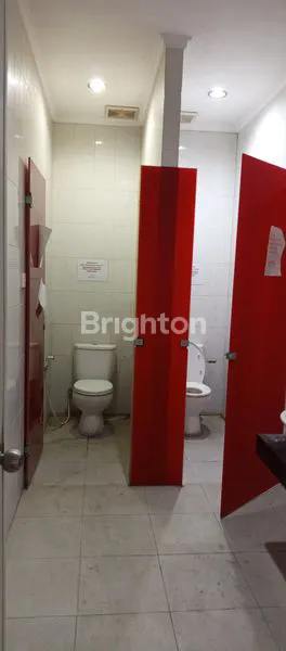 image DISEWAKAN SHOWROOM SUPERLENGKAP LOKASI STRATEGIS DI JALAN GATOT SUBROTO (4)