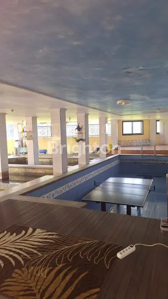 image VILLA MEWAH 5 LANTAI + KOLAM RENANG & KOLAM IKAN, LUAS 889 M², SIAP HUNI (5)