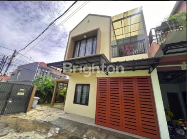 image RUMAH MEWAH 2 LANTAI SIAP HUNI DEKAT TOL PASAR REBO (6)