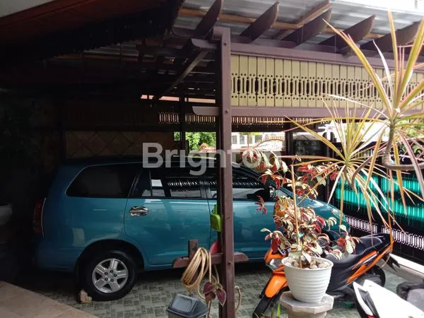 image RUMAH ARTISTIK KLASIK ORNAMEN KAYU TENGAH KOTA BALIKPAPAN (8)