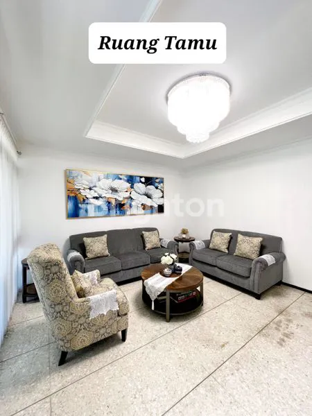 image RUMAH MEWAH 600M2 KONSEP VILLA DI DURI KEPA, RENOVASI TOTAL (3)