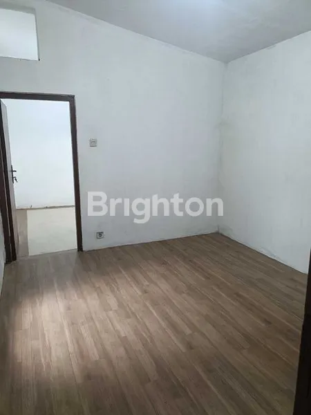 image RUMAH EKSKLUSIF 3KT HADAP UTARA – SEWA RP 80 JT/TAHUN, SHM, LOKASI PREMIUM BANDUNG (5)