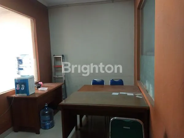 image HITUNG TANAH SAJA.. RUMAH 2 LANTAI HADAP SELATAN @ RAWAMANGUN (3)