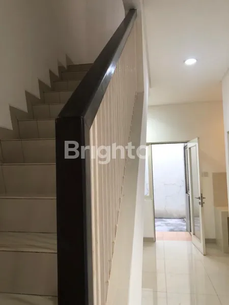 image RUMAH NYAMAN & STRATEGIS DI RESIDENCE ONE RED SAPPHIRE – SERPONG UTARA, TANGERANG SELATAN  (6)