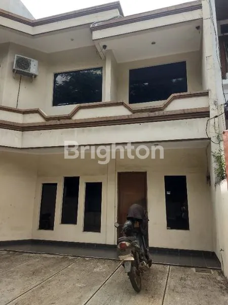 image HITUNG TANAH SAJA.. RUMAH 2 LANTAI HADAP SELATAN @ RAWAMANGUN (2)