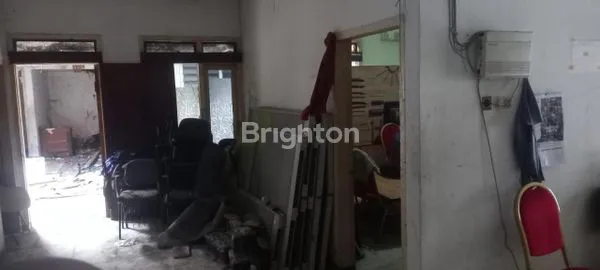 image RUMAH HITUNG TANAH KOMERSIAL STRATEGIS 925M² DI ARIEF RAHMAN HAKIM SURABAYA (1)