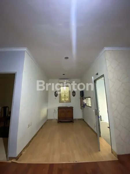 image RUMAH MEWAH 2 LANTAI , 4KT, FULL FURNISHED, SAMARINDA (3)