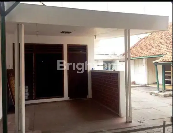 image TURUN HARGA RUMAH\\\' TINGGAL BISA DIGUNAKAN RUMAH USAHA DI PUSAT KOTA SURABAYA (8)