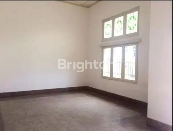 image TURUN HARGA RUMAH\\\' TINGGAL BISA DIGUNAKAN RUMAH USAHA DI PUSAT KOTA SURABAYA (6)