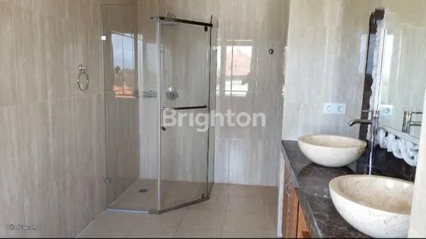 image SEBUAH  VILLA DI SEWAKAN DAN DI JUAL DI KUTA BALI (8)