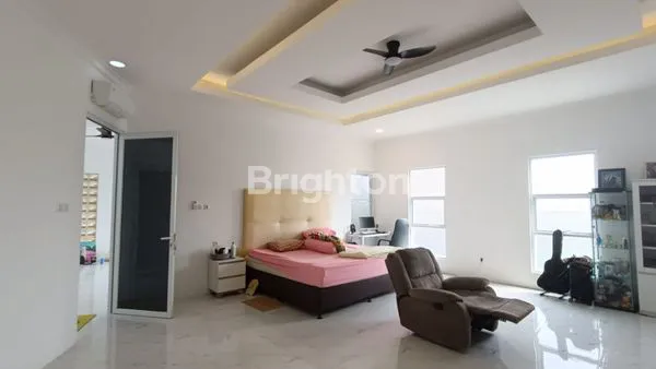 image RUMAH IDAMAN DAN MEWAH, BERSIH POSISI HOOK DENGAN HARGA BAGUS DI KOSAMBI JAKARTA BARAT (4)