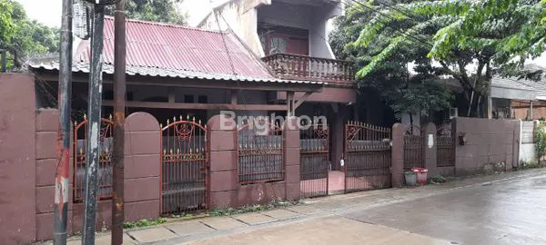 RUMAH 2 LANTAI DI PERUMNAS KLENDER