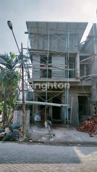 image RUMAH 2 LANTAI BARU GRESS DI MANYAR JAYA, AMAN ONE GATE SYSTEM, ROW JALAN 4 MOBIL DEKAT SEKOLAH PETRA MERR KERTAJAYA DHARMAHUSADA INDAH (4)