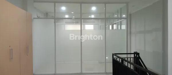 image RUKO 3,5 LANTAI PASAR REBO 2 UNIT JEJER (2)