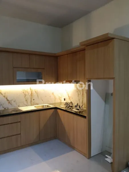 image RUMAH 3 LANTAI MEWAH DI GREENWICH PARK BSD - SEMI FURNISHED (4)