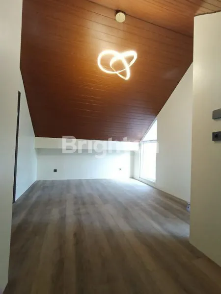 image RUMAH 3 LANTAI MEWAH DI GREENWICH PARK BSD - SEMI FURNISHED (7)