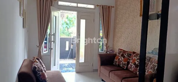 image RUMAH HOOK 2 LANTAI MEWAH DI BUKIT GOLF - 4KT SEMI FURNISHED (8)