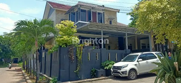 image RUMAH HOOK 2 LANTAI MEWAH DI BUKIT GOLF - 4KT SEMI FURNISHED (1)