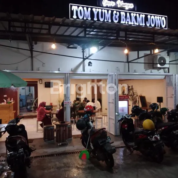 RUANG USAHA LOKASI STATEGIS DI JALAN ADISOEMARMO