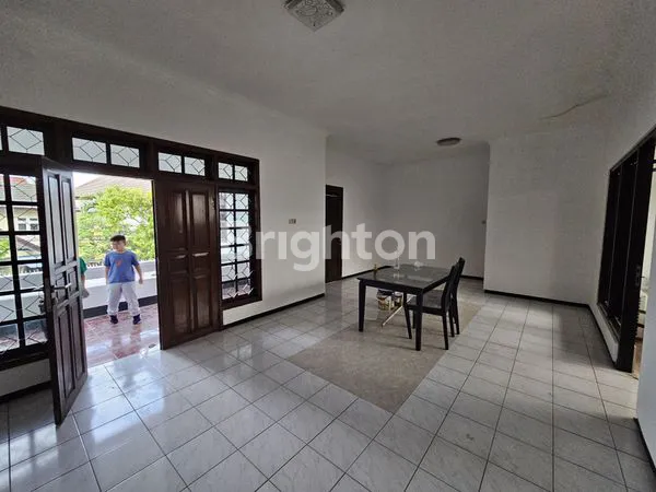 image RUMAH 2 LANTAI SIAP HUNI SIMPANG DARMO PERMAI SELATAN (6)