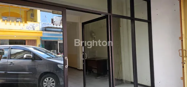 image DISEWAKAN MURAH RUKO 2 LANTAI SIAP HUNI DENGAN PARKIR LUAS DI SENTRA TROPODO SIDOARJO (2)