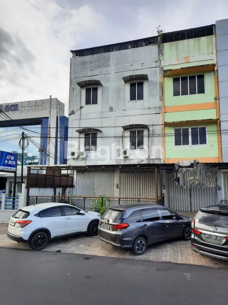 RUKO 3 LANTAI DI TENGAH KOTA PALANGKARAYA