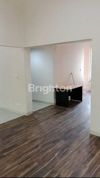 image RUMAH MEWAH 1344M² STRATEGIS DEKAT SUN PLAZA MEDAN POLONIA (3)