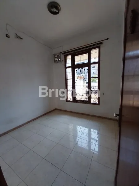 image RUMAH DI MULYOSARI PRIMA, SANGAT STRATEGIS, AKSES JALAN LEBAR MUAT 3 MOBIL (6)