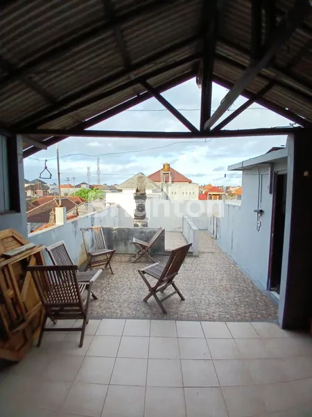 image STRATEGIS!!! RUMAH 4 KAMAR TIDUR DEKAT KAMPUS PANJER RENON DENPASAR (7)