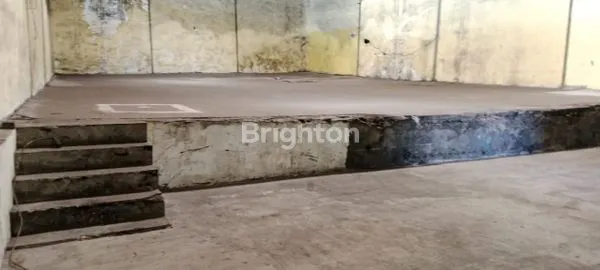 image GUDANG DALAM KOMPLEK DEKAT PELABUHAN (6)