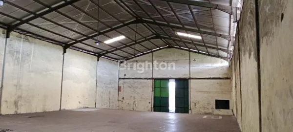 image GUDANG DALAM KOMPLEK DEKAT PELABUHAN (5)