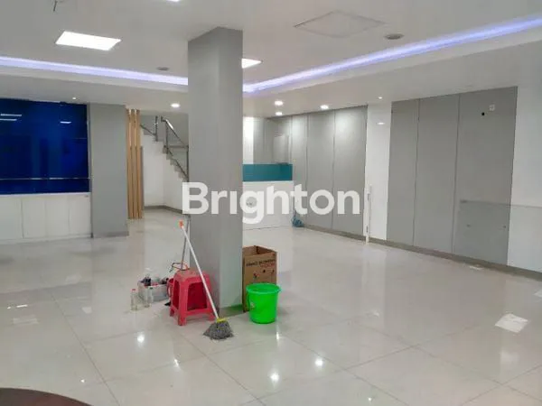 image 2 JEJER RUKO 3,5 LANTAI BAGUS SIAP PAKAI NOL JALAN RAYA JEMURSARI (3)