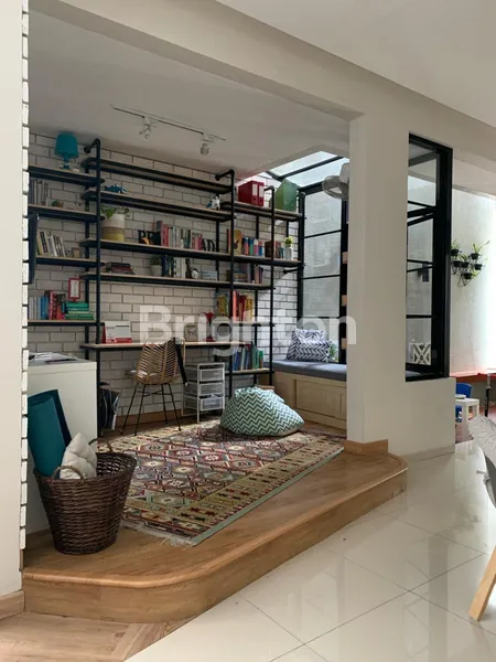 image RUMAH MEWAH DENGAN PRIVATE POOL DI SERENIA HILLS – CLUSTER TITAN (2)