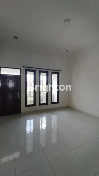 image DISEWAKAN RUKO 2 LANTAI RAYA TENGGILIS DEKAT UBAYA, COCOK UNTUK SEMUA USAHA (5)