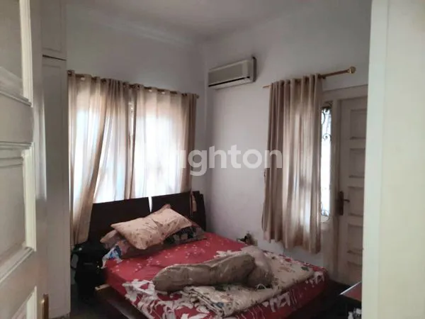 image RUMAH HOOK LUAS FURNISHED NYAMAN PURI BOTANICAL JAKARTA BARAT (8)