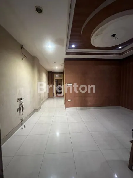 image RUKO 3 1/2 LANTAI DI PINGGIR JALAN RAYA SERPONG (7)