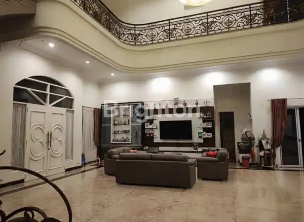 image RUMAH MEWAH KLASIK MODERN FULLY FURNISHED BALIKPAPAN BARU (3)