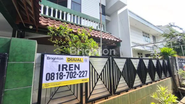 image RUMAH MIRIP TOWNHOUSE 2,5  LANTAI SIAP DI HUNI DI PERUMAHAN INTERCON KEBON JERUK (1)