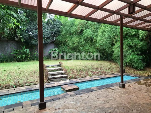 image RUMAH MEWAH 2 LANTAI DENGAN ROOFTOP & VIEW SKYLINE KUNINGAN JAKARTA SELATAN (5)