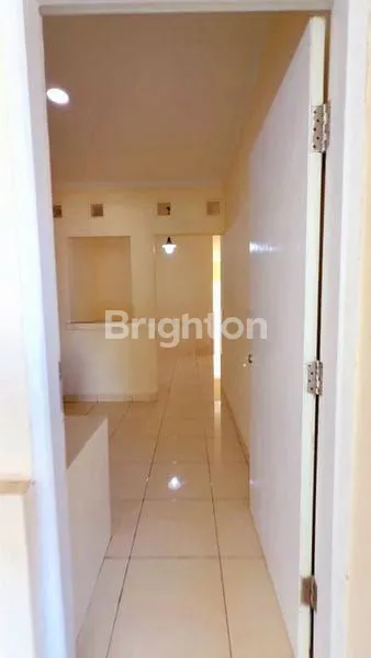 image INVESTASI CERDAS! RUMAH 4+1 KT DI VILLA MELATI MAS – AKSES MUDAH, NILAI TINGGI (4)