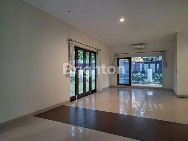 image RUMAH MODERN 2 LANTAI DENGAN ROOFTOP VIEW SKYLINE KUNINGAN JAKARTA SELATAN (5)