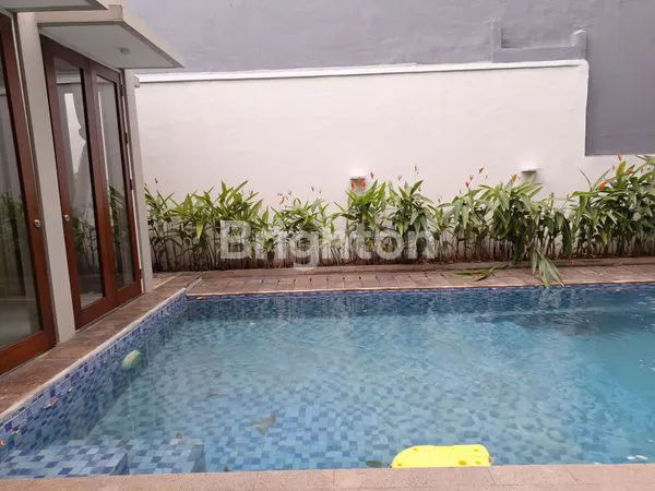 image RUMAH MODERN 2 LANTAI DENGAN ROOFTOP VIEW SKYLINE KUNINGAN JAKARTA SELATAN (6)