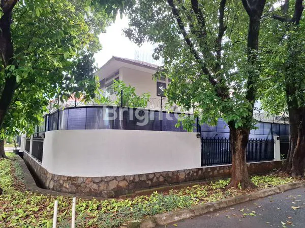 image RUMAH MODERN 2 LANTAI DENGAN ROOFTOP VIEW SKYLINE KUNINGAN JAKARTA SELATAN (2)