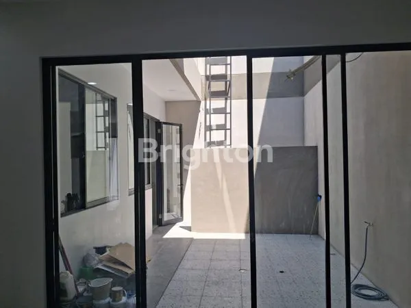 image RUMAH MANYAR JAYA BARU GRESS MODERN MINIMALIS (3)