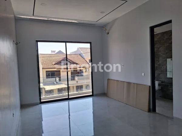 image RUMAH MANYAR JAYA BARU GRESS MODERN MINIMALIS (6)