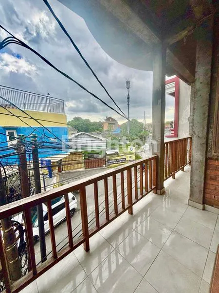 image RUMAH PINGGIR JALAN DENPASAR BARAT (6)